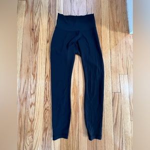 Lulu Lemon Black Leggings In Movement Tight 28" size 4
*Everlux Online Only